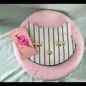 ✨NWT Luv Betsey by Betsey Johnson Cat Wristlet💖